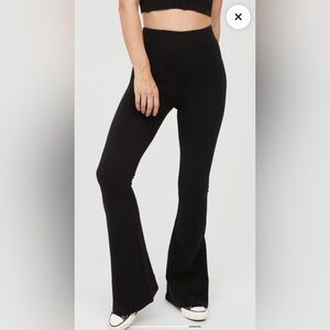 EUC Women’s OFFLINE by Aerie Party Favor High-Waisted Flare Legging size Medium